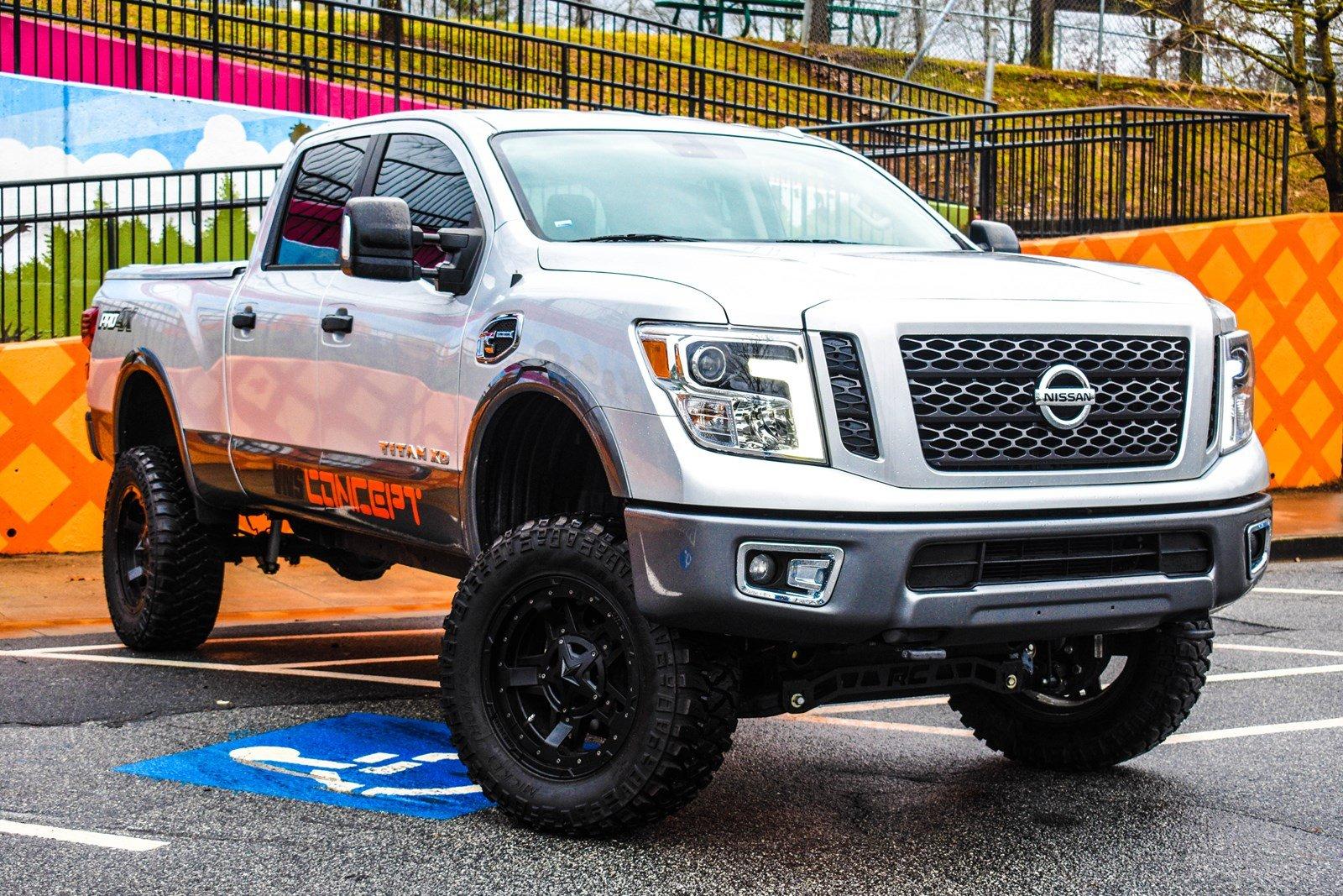 2017 nissan titan store pro 4x lifted